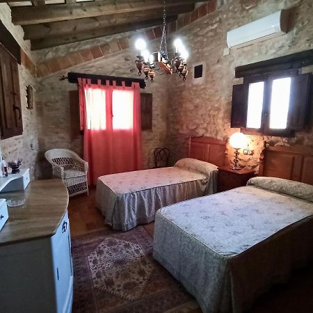 La Fabriqueta De Cent Piques Pensionat Fontanars dels Alforins Exteriör bild